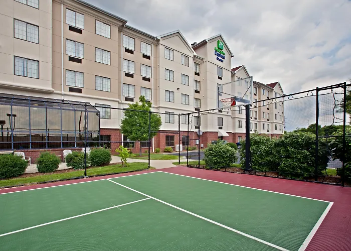 Holiday Inn Express & Suites Indianapolis - East By Ihg