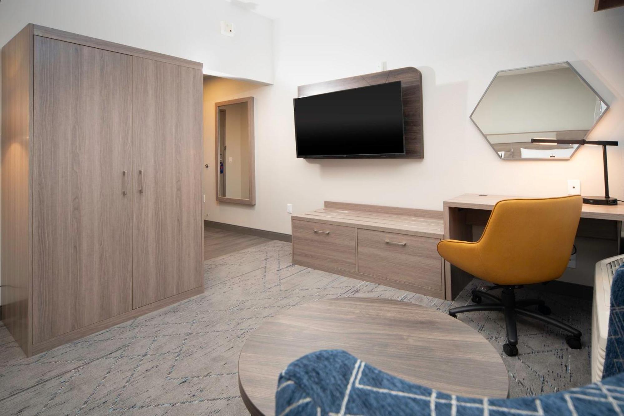 Express & - East By Ihg 3* Indianapolis