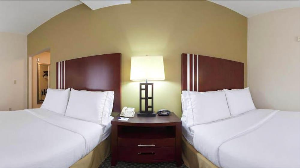 Express & - East By Ihg 3*