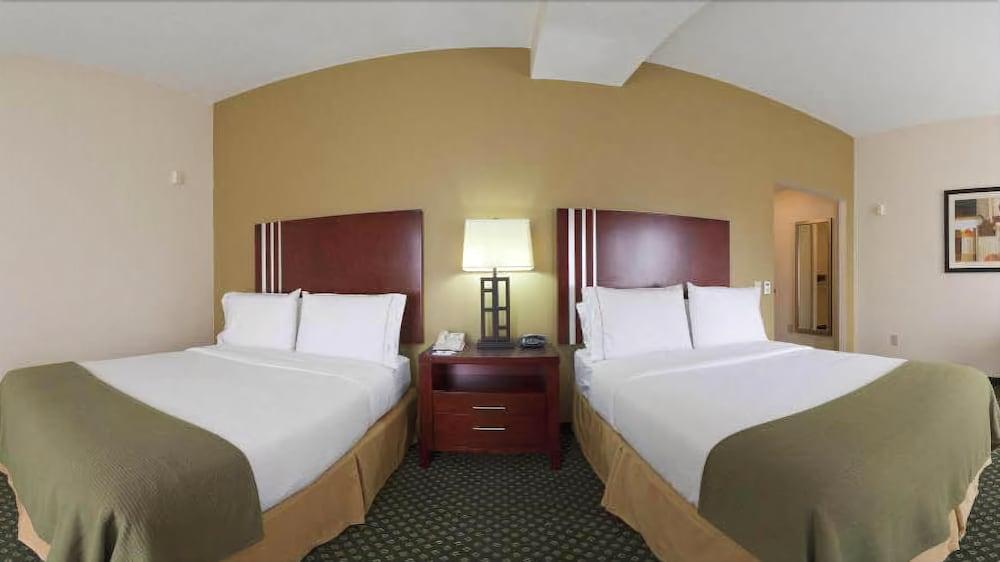 Express & - East By Ihg Hotel 3*