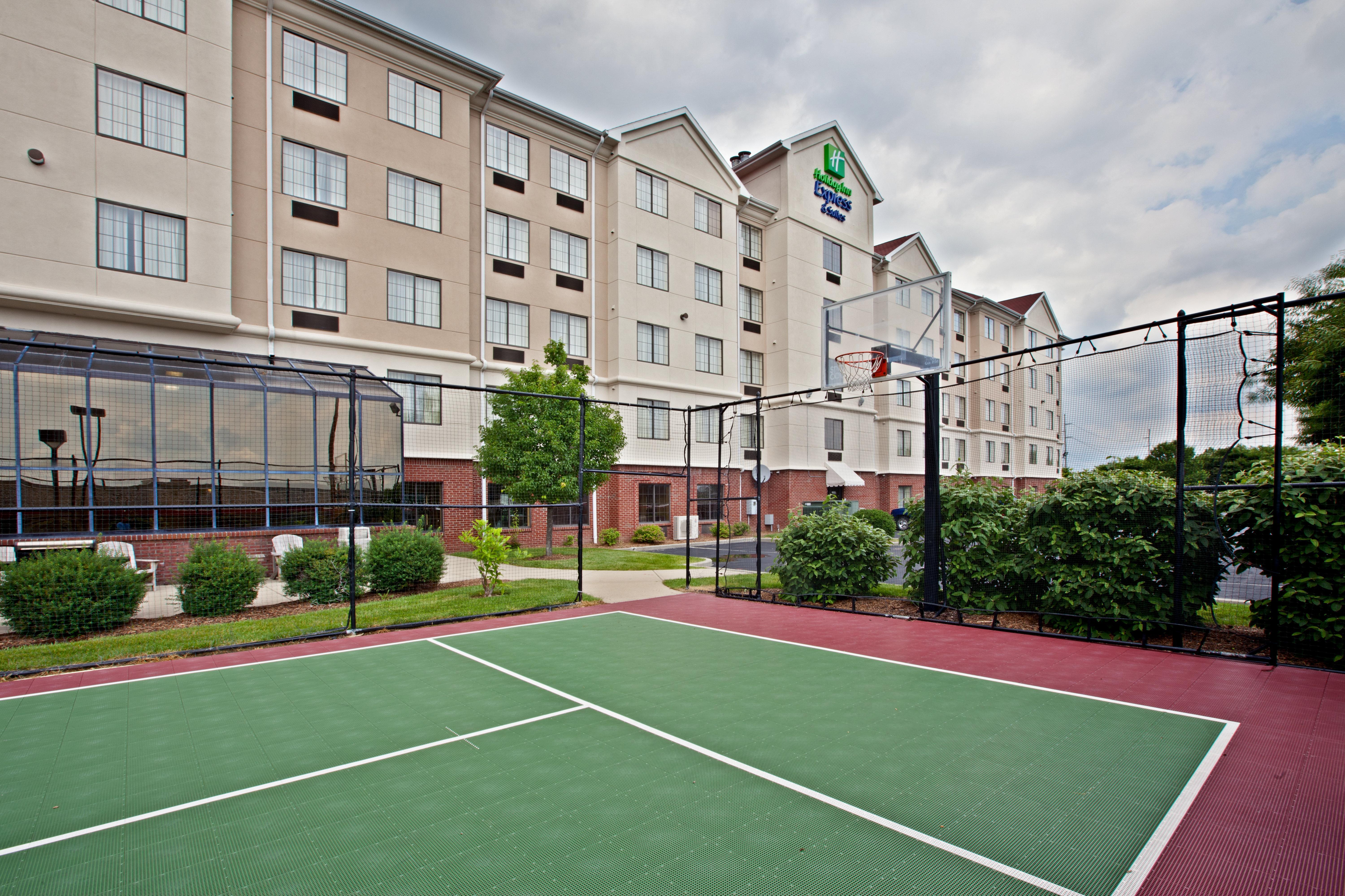 Express & - East By Ihg Indianapolis