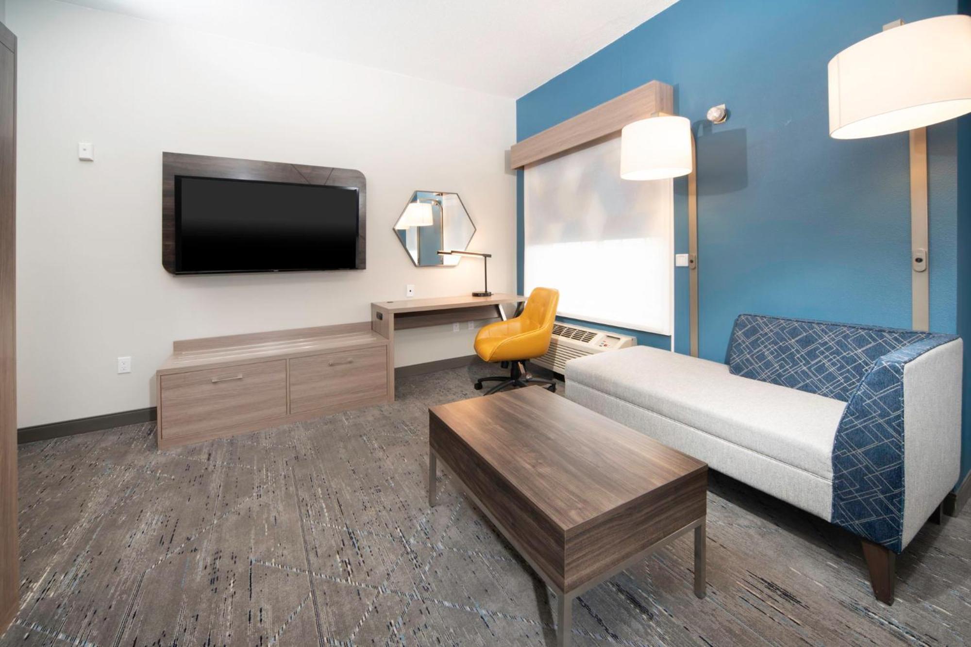 Hotel Express & - East By Ihg Indianapolis