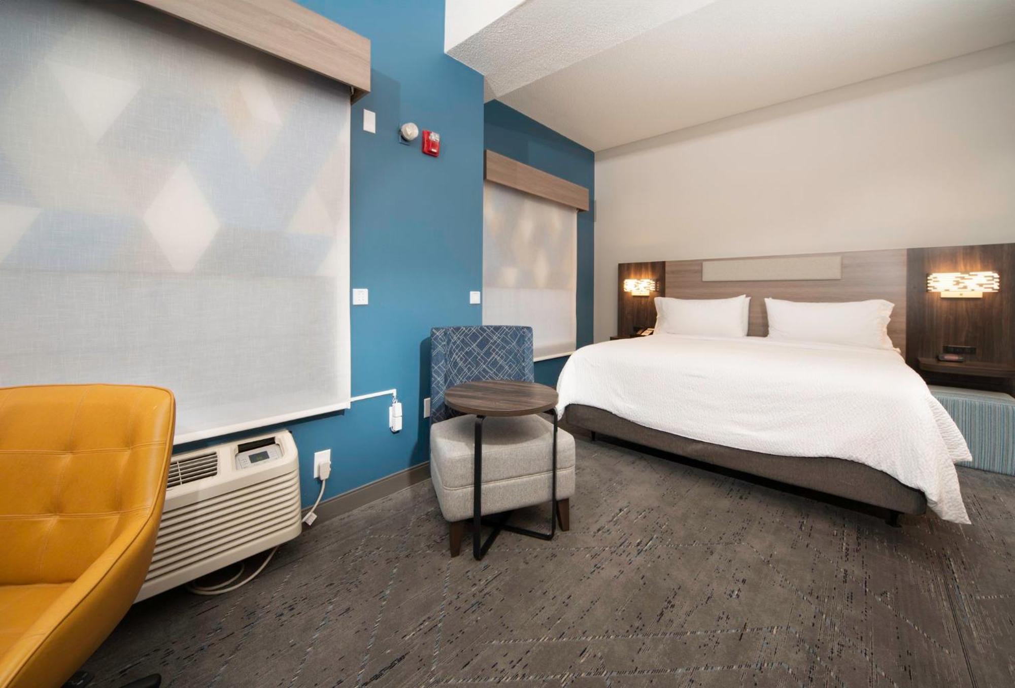 Hotel Express & - East By Ihg 3*