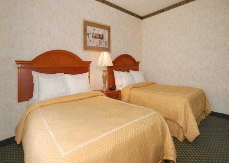 Express & - East By Ihg Hotel 3*