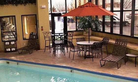 Express & - East By Ihg Hotel Indianapolis