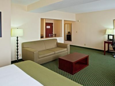 Express & - East By Ihg Indianapolis